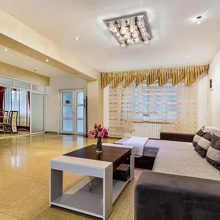 Green House Villa *