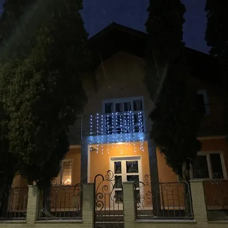Villa Green House